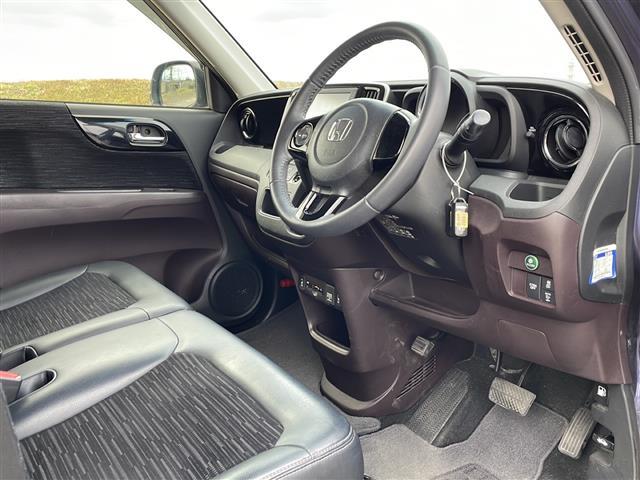 Ｎ－ＯＮＥ プレミアム　４ＷＤ　純正ＳＤナビ　ＶＸＭ－１７４ＶＦＸｉ　ＣＤ　ＤＶＤ　ＢＴ　フルセグテレビ　バックカメラ　ＥＴＣ　衝突被害軽減ブレーキ　半革シート　ベンチシート　シートヒーター（11枚目）