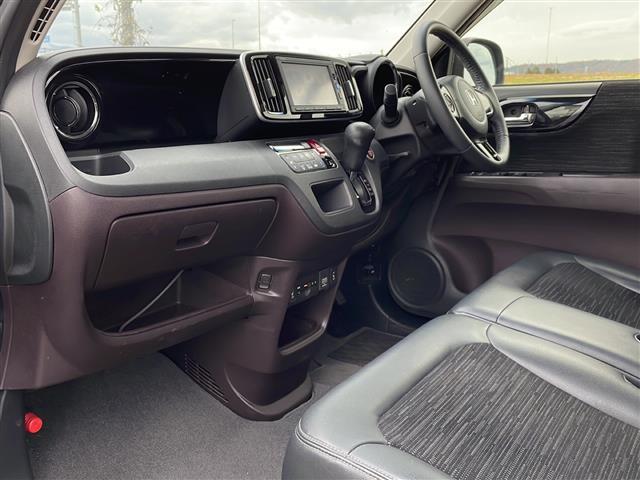 Ｎ－ＯＮＥ プレミアム　４ＷＤ　純正ＳＤナビ　ＶＸＭ－１７４ＶＦＸｉ　ＣＤ　ＤＶＤ　ＢＴ　フルセグテレビ　バックカメラ　ＥＴＣ　衝突被害軽減ブレーキ　半革シート　ベンチシート　シートヒーター（13枚目）