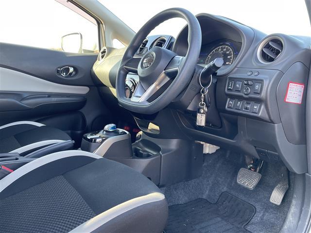 ノート ｅ－パワー　Ｘ　ＦＯＵＲ　４ＷＤ　社外ＳＤナビ　ＣＮ－ＲＥ０５ＷＤ　ＣＤ　ＤＶＤ　ＢＴ　フルセグテレビ　バックカメラ　ＥＴＣ　ドライブレコーダー　衝突被害軽減ブレーキ　レーンキープアシスト　コーナーセンサー（14枚目）