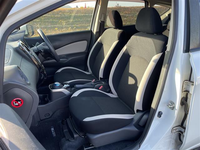 ノート ｅ－パワー　Ｘ　ＦＯＵＲ　４ＷＤ　社外ＳＤナビ　ＣＮ－ＲＥ０５ＷＤ　ＣＤ　ＤＶＤ　ＢＴ　フルセグテレビ　バックカメラ　ＥＴＣ　ドライブレコーダー　衝突被害軽減ブレーキ　レーンキープアシスト　コーナーセンサー（17枚目）