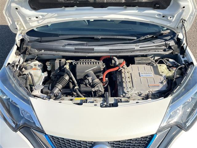 ノート ｅ－パワー　Ｘ　ＦＯＵＲ　４ＷＤ　社外ＳＤナビ　ＣＮ－ＲＥ０５ＷＤ　ＣＤ　ＤＶＤ　ＢＴ　フルセグテレビ　バックカメラ　ＥＴＣ　ドライブレコーダー　衝突被害軽減ブレーキ　レーンキープアシスト　コーナーセンサー（31枚目）