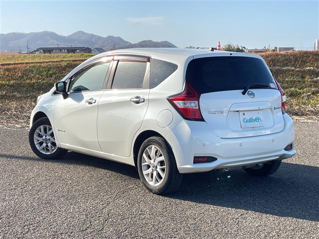 ノート ｅ－パワー　Ｘ　ＦＯＵＲ　４ＷＤ　社外ＳＤナビ　ＣＮ－ＲＥ０５ＷＤ　ＣＤ　ＤＶＤ　ＢＴ　フルセグテレビ　バックカメラ　ＥＴＣ　ドライブレコーダー　衝突被害軽減ブレーキ　レーンキープアシスト　コーナーセンサー（34枚目）