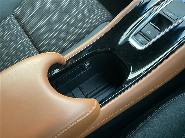 ヴェゼル ハイブリッドZ・ホンダセンシング 4WD 純正SDナビ VXM-164VFi CD DVD BT フルセグテレビ バックカメラ ETC 衝突被害軽減ブレーキ レーンキープアシスト レーダークルーズコントロール(12枚目)