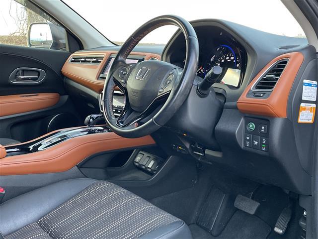 ヴェゼル ハイブリッドZ・ホンダセンシング 4WD 純正SDナビ VXM-164VFi CD DVD BT フルセグテレビ バックカメラ ETC 衝突被害軽減ブレーキ レーンキープアシスト レーダークルーズコントロール(14枚目)