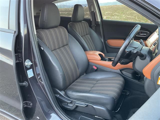 ヴェゼル ハイブリッドZ・ホンダセンシング 4WD 純正SDナビ VXM-164VFi CD DVD BT フルセグテレビ バックカメラ ETC 衝突被害軽減ブレーキ レーンキープアシスト レーダークルーズコントロール(15枚目)
