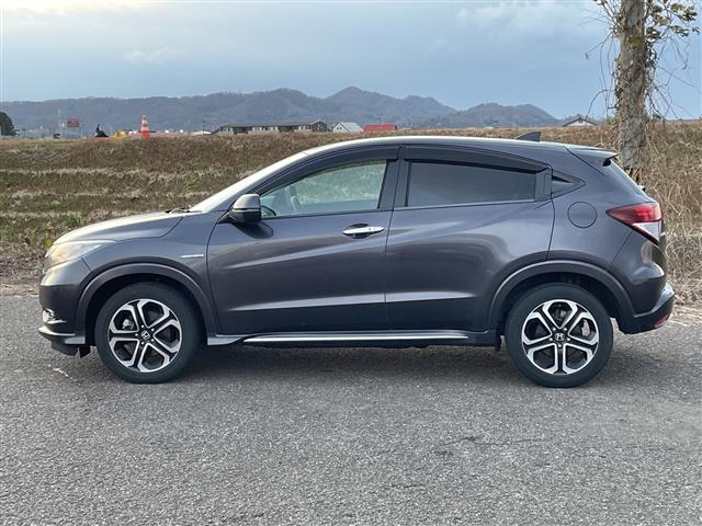 ヴェゼル ハイブリッドZ・ホンダセンシング 4WD 純正SDナビ VXM-164VFi CD DVD BT フルセグテレビ バックカメラ ETC 衝突被害軽減ブレーキ レーンキープアシスト レーダークルーズコントロール(29枚目)