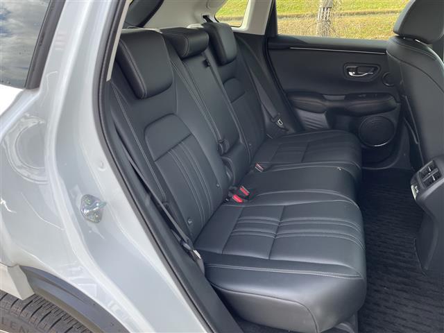 ＺＲ－Ｖ ｅ：ＨＥＶ　Ｚ　４ＷＤ　純正９インチインターナビ　ＢＴ　ＵＳＢ　フルセグテレビ　全方位カメラ　ＥＴＣ２．０　ドライブレコーダー　衝突被害軽減ブレーキ　レーンキープアシスト（18枚目）