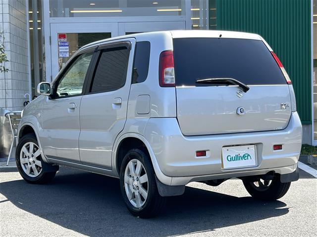 Bターボ 4WD インタークーラーターボ ケンウッドオーディオ CD USB リモコンキー 運転席シートヒーター 電動格納ミラー フロアマット ドアバイザー(3枚目)
