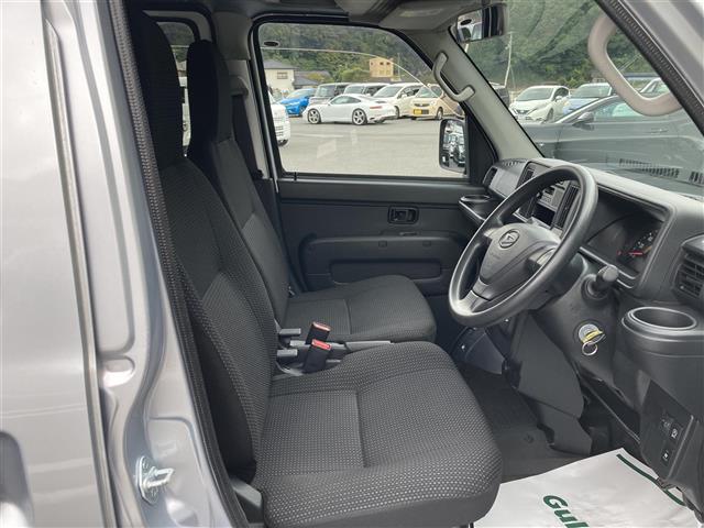 ハイゼットカーゴ Ｇ　ＳＡ　１オーナー　パートタイム４ＷＤ　純正オーディオ　ＡＭ　ＦＭ　リモコンキー　ゴムフロアマット　アイドリングストップ　取扱説明書　保証書（18枚目）