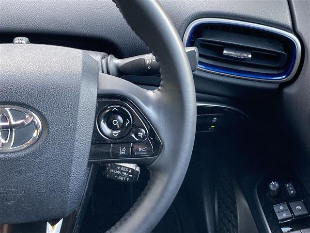 プリウス Sツーリングセレクション 純正ナビ CD DVD フルセグTV Bluetooth バックカメラ プリクラッシュセーフティー レーダークルーズコントロール ビルトインETC レザーシート シートヒーター(5枚目)