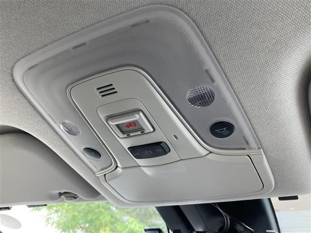 プリウス Sツーリングセレクション 純正ナビ CD DVD フルセグTV Bluetooth バックカメラ プリクラッシュセーフティー レーダークルーズコントロール ビルトインETC レザーシート シートヒーター(16枚目)