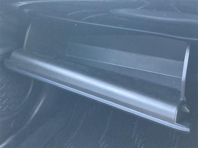 プリウス Sツーリングセレクション 純正ナビ CD DVD フルセグTV Bluetooth バックカメラ プリクラッシュセーフティー レーダークルーズコントロール ビルトインETC レザーシート シートヒーター(20枚目)