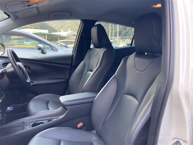 プリウス Sツーリングセレクション 純正ナビ CD DVD フルセグTV Bluetooth バックカメラ プリクラッシュセーフティー レーダークルーズコントロール ビルトインETC レザーシート シートヒーター(23枚目)