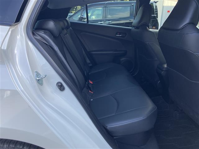 プリウス Sツーリングセレクション 純正ナビ CD DVD フルセグTV Bluetooth バックカメラ プリクラッシュセーフティー レーダークルーズコントロール ビルトインETC レザーシート シートヒーター(25枚目)