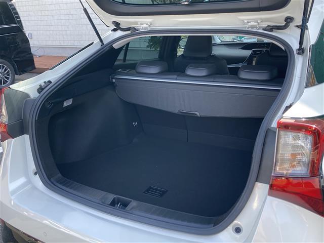 プリウス Sツーリングセレクション 純正ナビ CD DVD フルセグTV Bluetooth バックカメラ プリクラッシュセーフティー レーダークルーズコントロール ビルトインETC レザーシート シートヒーター(27枚目)