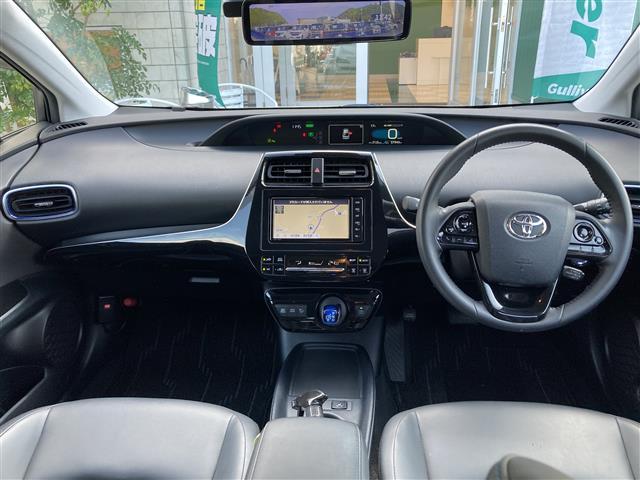プリウス Sツーリングセレクション 純正ナビ CD DVD フルセグTV Bluetooth バックカメラ プリクラッシュセーフティー レーダークルーズコントロール ビルトインETC レザーシート シートヒーター(42枚目)