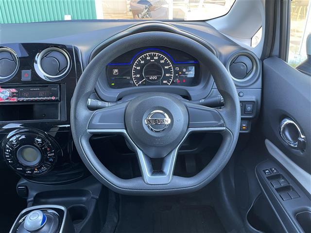 ノート e-パワー B アラウンドビューモニター 禁煙車 エマージェンシーブレーキ コーナーセンサー ETC(3枚目)