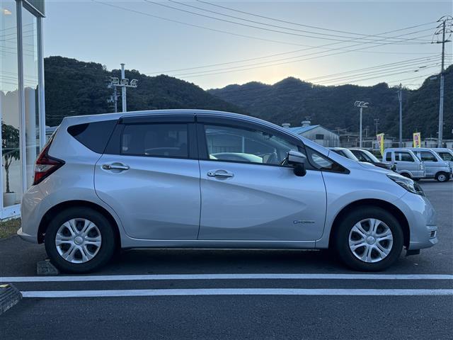 ノート ｅ－パワー　Ｂ　アラウンドビューモニター　前後コーナーセンサー　ナビ　Ｂｌｕｅｔｏｏｔｈ　禁煙車　ＥＴＣ（34枚目）