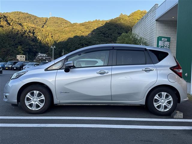 ノート ｅ－パワー　Ｂ　アラウンドビューモニター　前後コーナーセンサー　ナビ　Ｂｌｕｅｔｏｏｔｈ　禁煙車　ＥＴＣ（37枚目）
