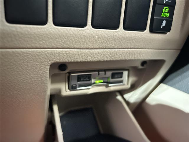 ヴェルファイア ２．４Ｖ　フリップダウンモニター純正ナビ（ＮＨＺＮ－Ｗ６０Ｇ）ＢｌｕｅｔｏｏｔｈＣＤ／ＤＶＤフルセグＴＶバックカメラＥＴＣ両側パワースライドドアステアリングスイッチ（9枚目）