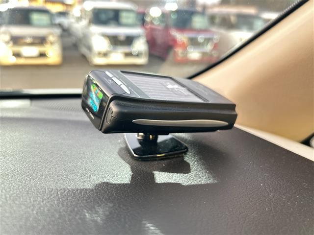 ヴェルファイア ２．４Ｖ　フリップダウンモニター純正ナビ（ＮＨＺＮ－Ｗ６０Ｇ）ＢｌｕｅｔｏｏｔｈＣＤ／ＤＶＤフルセグＴＶバックカメラＥＴＣ両側パワースライドドアステアリングスイッチ（13枚目）