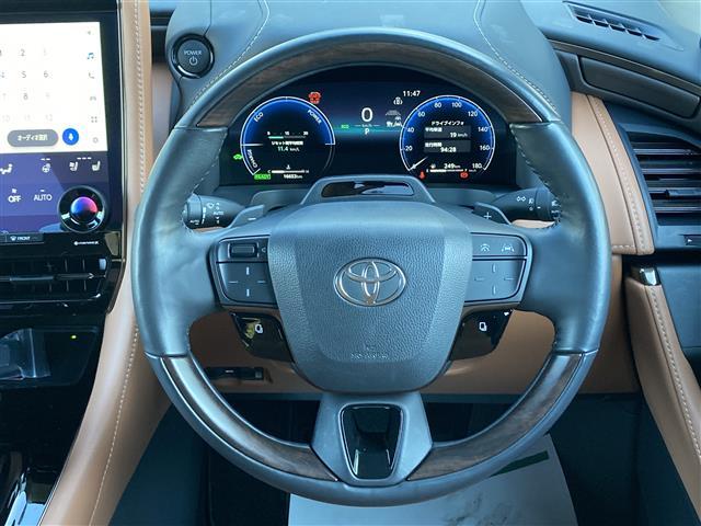 ヴェルファイアハイブリッド Ｚ　プレミア　純正ナビ　フルセグＴＶ　Ｂｌｕｅｔｏｏｔｈ　サンルーフ　ユニバーサルステップ　茶革シート　フリップダウンモニター　全方位モニター　デジタルインナーミラー　プリクラッシュセーフティー（3枚目）