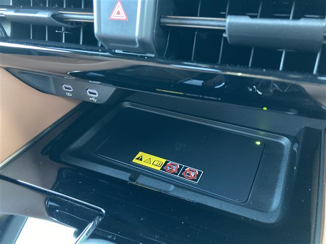 ヴェルファイアハイブリッド Ｚ　プレミア　純正ナビ　フルセグＴＶ　Ｂｌｕｅｔｏｏｔｈ　サンルーフ　ユニバーサルステップ　茶革シート　フリップダウンモニター　全方位モニター　デジタルインナーミラー　プリクラッシュセーフティー（11枚目）