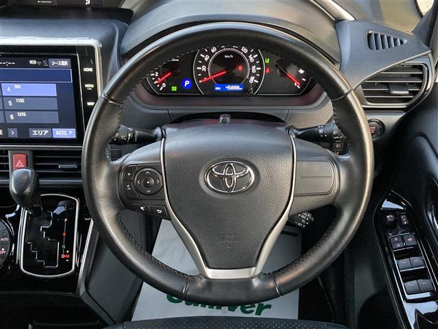 ヴォクシー ＺＳ　煌ＩＩＩ　純正１０型ナビ　フルセグＴＶ　バックカメラ　両側パワースライドドア　クルーズコントロール　ＬＥＤヘッドライト　オートハイビーム　衝突軽減システム　クリアランスソナー　ハーフレザー　禁煙車　７名乗車（3枚目）