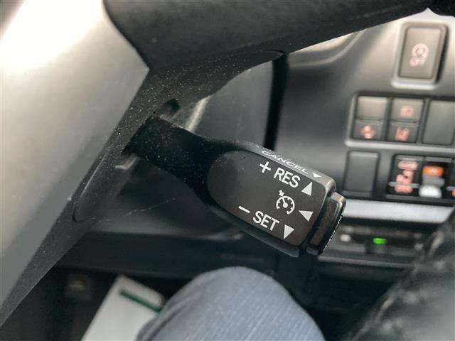 ヴォクシー ＺＳ　煌ＩＩＩ　純正１０型ナビ　フルセグＴＶ　バックカメラ　両側パワースライドドア　クルーズコントロール　ＬＥＤヘッドライト　オートハイビーム　衝突軽減システム　クリアランスソナー　ハーフレザー　禁煙車　７名乗車（5枚目）