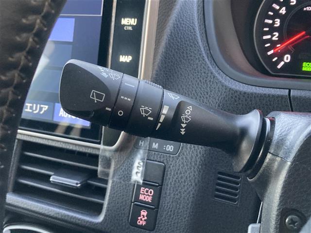 ヴォクシー ＺＳ　煌ＩＩＩ　純正１０型ナビ　フルセグＴＶ　バックカメラ　両側パワースライドドア　クルーズコントロール　ＬＥＤヘッドライト　オートハイビーム　衝突軽減システム　クリアランスソナー　ハーフレザー　禁煙車　７名乗車（6枚目）