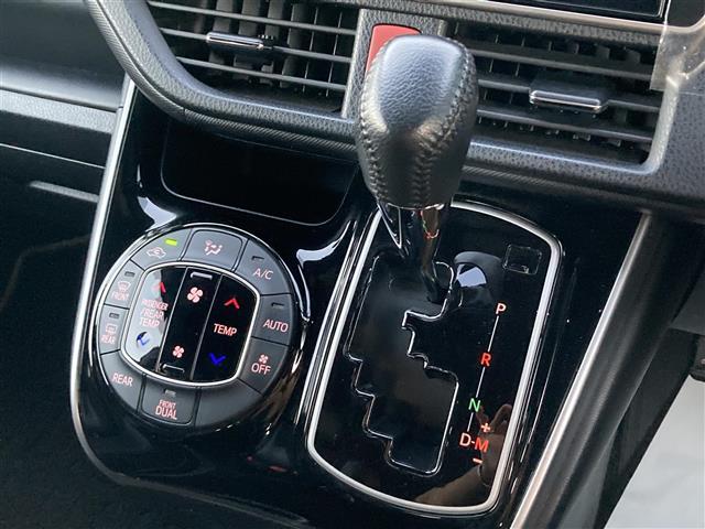 ヴォクシー ＺＳ　煌ＩＩＩ　純正１０型ナビ　フルセグＴＶ　バックカメラ　両側パワースライドドア　クルーズコントロール　ＬＥＤヘッドライト　オートハイビーム　衝突軽減システム　クリアランスソナー　ハーフレザー　禁煙車　７名乗車（12枚目）