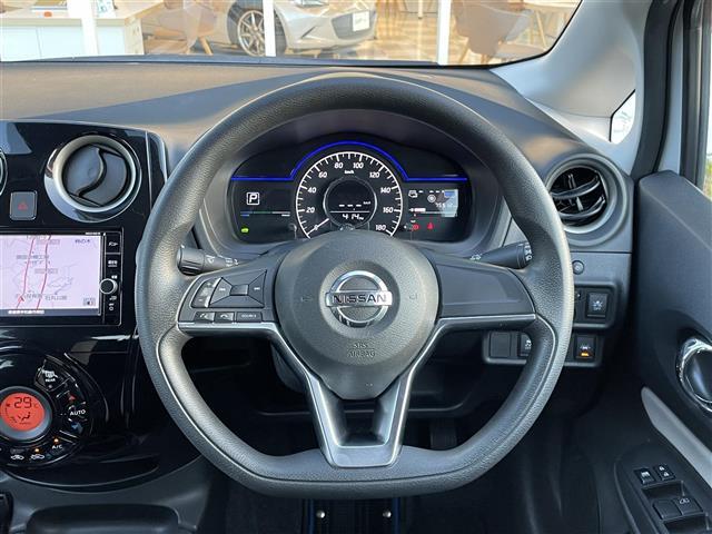 ノート ｅ－パワー　Ｘ　純正ナビ　ＣＤ　ＤＶＤ　フルセグＴＶ　Ｂｌｕｅｔｏｏｔｈ　ＭＳＶ　アラウンドビューモニター　デジタルインナーミラー　ＥＴＣ　衝突軽減ブレーキ　レーンキープアシスト　ＬＥＤオートライト　スマートキー（10枚目）