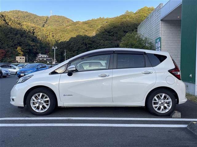ノート ｅ－パワー　Ｘ　純正ナビ　ＣＤ　ＤＶＤ　フルセグＴＶ　Ｂｌｕｅｔｏｏｔｈ　ＭＳＶ　アラウンドビューモニター　デジタルインナーミラー　ＥＴＣ　衝突軽減ブレーキ　レーンキープアシスト　ＬＥＤオートライト　スマートキー（31枚目）