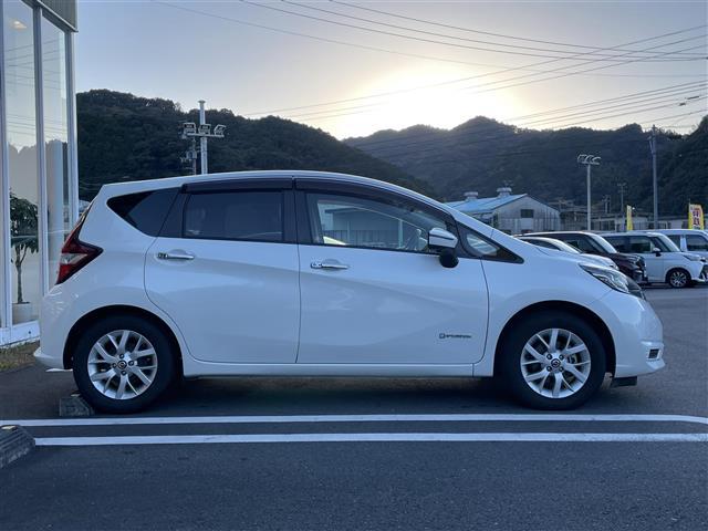 ノート ｅ－パワー　Ｘ　純正ナビ　ＣＤ　ＤＶＤ　フルセグＴＶ　Ｂｌｕｅｔｏｏｔｈ　ＭＳＶ　アラウンドビューモニター　デジタルインナーミラー　ＥＴＣ　衝突軽減ブレーキ　レーンキープアシスト　ＬＥＤオートライト　スマートキー（35枚目）
