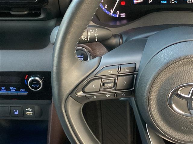 ヤリスクロス Z 純正8インチディスプレイオーディオ ナビキット フルセグTV Bluetooth パノラミックビューモニター ビルトインETC 前後ドライブレコーダー 合皮/ファブリックコンビシート 前席温シート(2枚目)