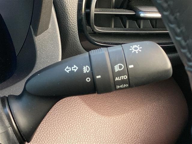 ヤリスクロス Z 純正8インチディスプレイオーディオ ナビキット フルセグTV Bluetooth パノラミックビューモニター ビルトインETC 前後ドライブレコーダー 合皮/ファブリックコンビシート 前席温シート(5枚目)