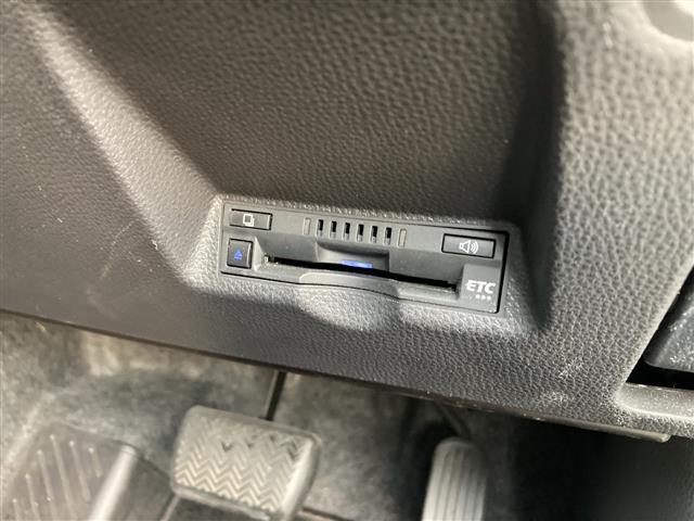 ヤリスクロス Z 純正8インチディスプレイオーディオ ナビキット フルセグTV Bluetooth パノラミックビューモニター ビルトインETC 前後ドライブレコーダー 合皮/ファブリックコンビシート 前席温シート(15枚目)