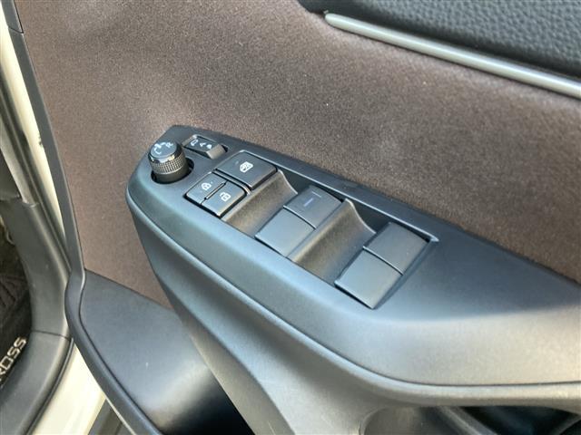 ヤリスクロス Z 純正8インチディスプレイオーディオ ナビキット フルセグTV Bluetooth パノラミックビューモニター ビルトインETC 前後ドライブレコーダー 合皮/ファブリックコンビシート 前席温シート(16枚目)