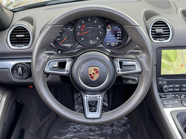 718ボクスター 718ボクスター 6速マニュアル 左ハンドル PASM 禁煙車 GTスポーツステアリング 19インチアルミ シートヒーター ハーフレザー アゲートグレーメタリック 禁煙車(2枚目)