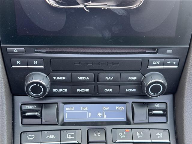 718ボクスター 718ボクスター 6速マニュアル 左ハンドル PASM 禁煙車 GTスポーツステアリング 19インチアルミ シートヒーター ハーフレザー アゲートグレーメタリック 禁煙車(8枚目)