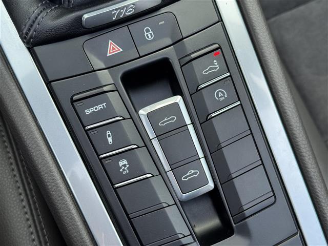 718ボクスター 718ボクスター 6速マニュアル 左ハンドル PASM 禁煙車 GTスポーツステアリング 19インチアルミ シートヒーター ハーフレザー アゲートグレーメタリック 禁煙車(10枚目)