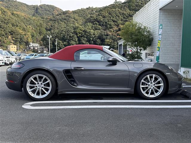 718ボクスター 718ボクスター 6速マニュアル 左ハンドル PASM 禁煙車 GTスポーツステアリング 19インチアルミ シートヒーター ハーフレザー アゲートグレーメタリック 禁煙車(32枚目)