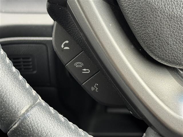 フリード クロスター・ホンダセンシング　純正９型ナビ　両側電動スライドドア　禁煙車　フルセグＴＶ　衝突軽減システム　アダプティブクルーズコントロール　シートヒーター　前後ドライブレコーダー　バックカメラ　ＥＴＣ　ＬＥＤヘッドライト（9枚目）