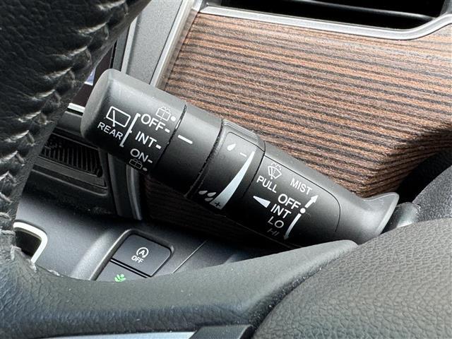 フリード クロスター・ホンダセンシング　純正９型ナビ　両側電動スライドドア　禁煙車　フルセグＴＶ　衝突軽減システム　アダプティブクルーズコントロール　シートヒーター　前後ドライブレコーダー　バックカメラ　ＥＴＣ　ＬＥＤヘッドライト（11枚目）