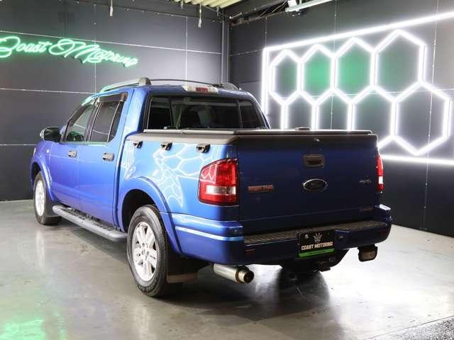 エクスプローラースポーツトラック ＸＬＴ　トノカバー／クルーズコントロール／ｃａｒｒｏｚｚｅｒｉａメモリーナビ／サンルーフ／ルーフレール／ＨＩＤヘットランプ／ＥＴＣ／地デジ／バックモニター／純正１７インチホイール／Ｂｌｕｅｔｏｏｔ／電動シート（9枚目）