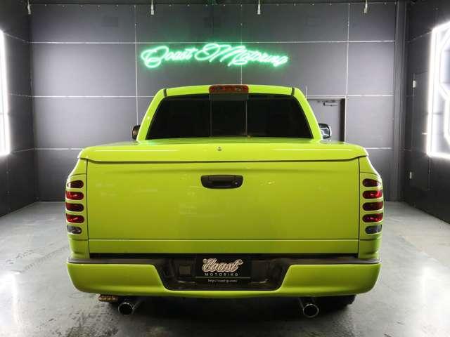 ダッジ・ラム ララミーＳＬＴ　２ドア　ショートベット　５．７ＥＨＥＭＩ／クルーズコントロール／ＬＥＤヘットライト／ＪＢＡマフラー／トノカバー／ＢＦグットリッチＫＯ２／ＥＴＣ／電動シ－ト（3枚目）