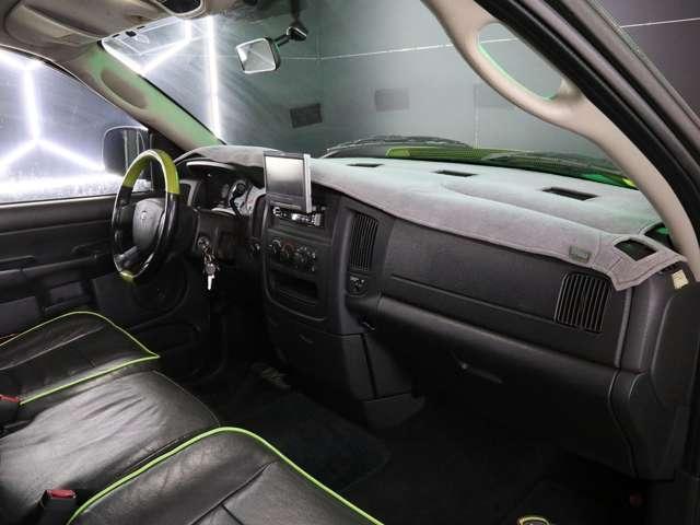 ダッジ・ラム ララミーＳＬＴ　２ドア　ショートベット　５．７ＥＨＥＭＩ／クルーズコントロール／ＬＥＤヘットライト／ＪＢＡマフラー／トノカバー／ＢＦグットリッチＫＯ２／ＥＴＣ／電動シ－ト（17枚目）