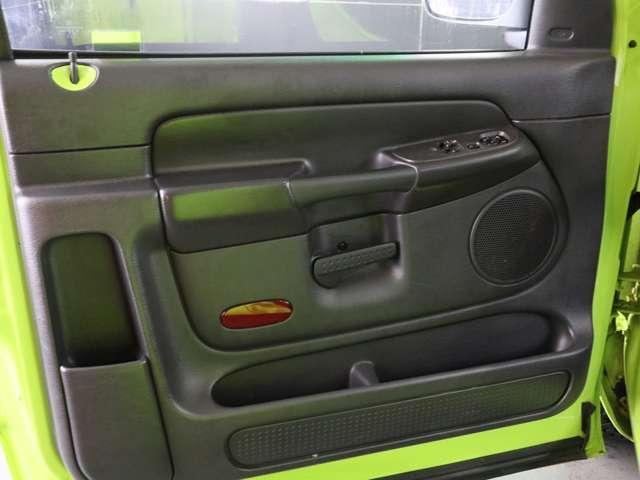 ダッジ・ラム ララミーＳＬＴ　２ドア　ショートベット　５．７ＥＨＥＭＩ／クルーズコントロール／ＬＥＤヘットライト／ＪＢＡマフラー／トノカバー／ＢＦグットリッチＫＯ２／ＥＴＣ／電動シ－ト（21枚目）