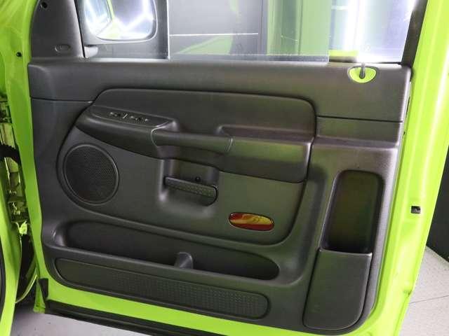 ダッジ・ラム ララミーＳＬＴ　２ドア　ショートベット　５．７ＥＨＥＭＩ／クルーズコントロール／ＬＥＤヘットライト／ＪＢＡマフラー／トノカバー／ＢＦグットリッチＫＯ２／ＥＴＣ／電動シ－ト（22枚目）