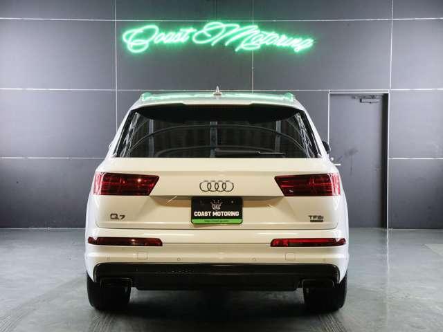 Ｑ７ Ｑ７　２．０ＴＦＳＩクワトロＳラインパッケージ　４ＷＤ　Ｓラインパッケージ／７シ－タ－／マトリクスＬＥＤヘッドライト／黒革アダプティブクルーズコントロール／全周囲カメラ／パワ－バックドア／シートヒーター／アンビエントライト／エアサスペンション／後席モニター（3枚目）